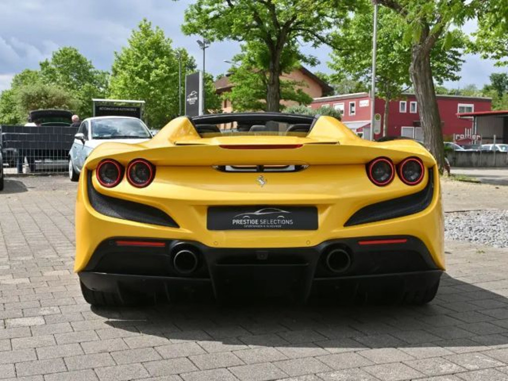 Ferrari F8