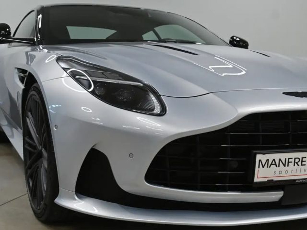 Aston Martin DB12