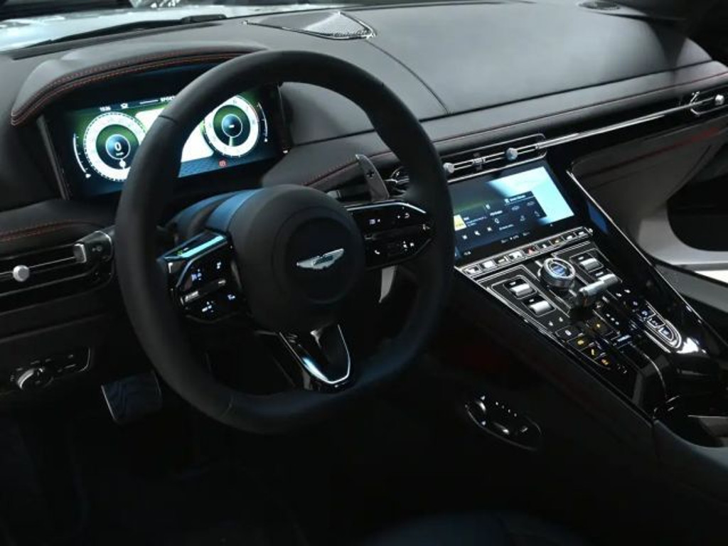Aston Martin DB12
