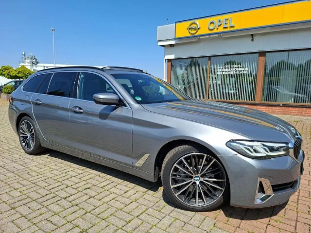 BMW 5 Serie 530 Luxury Line xDrive Touring 530d