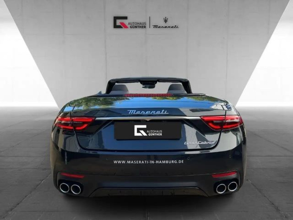 Maserati GranCabrio Modena