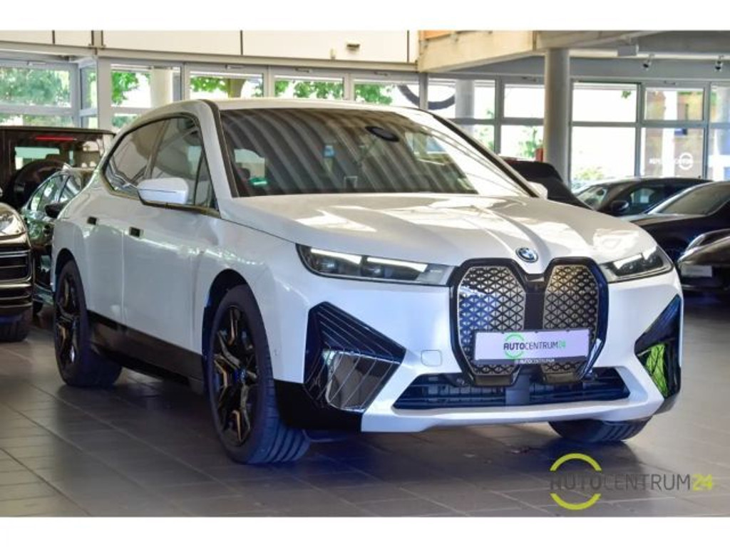 BMW iX