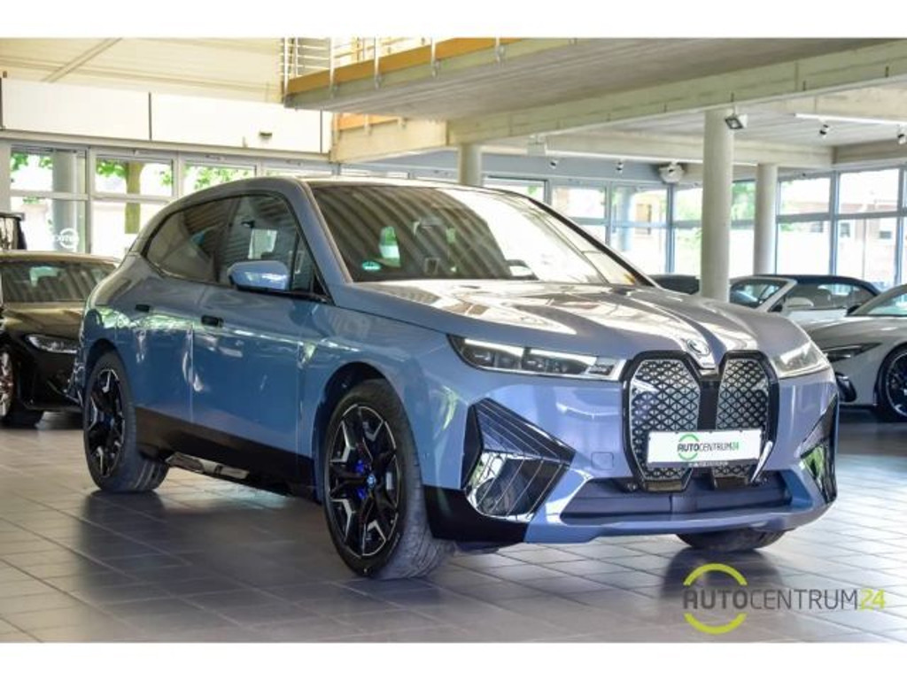 BMW iX