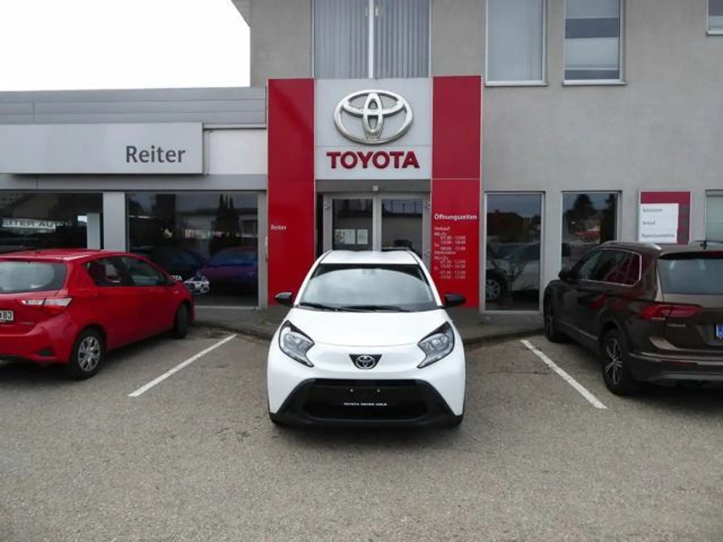 Toyota Aygo X Hatchback VVT-i Play
