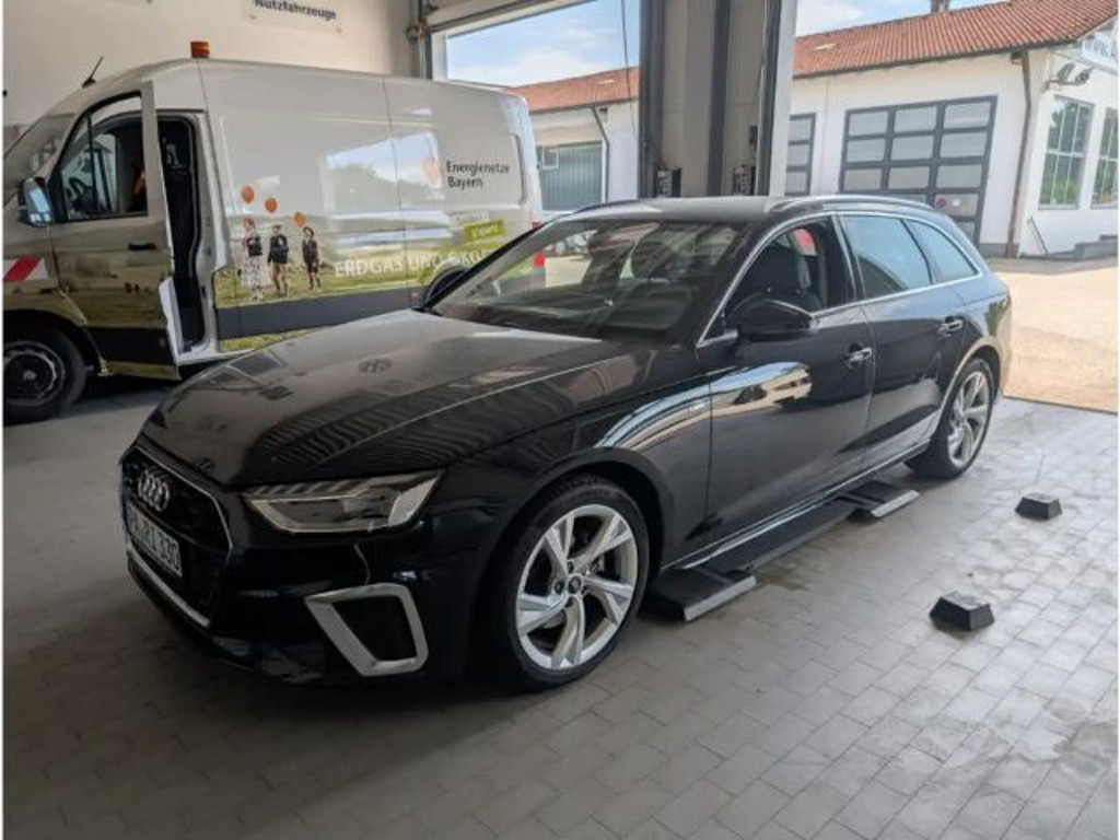 Audi A4 S-Line 2.0 TFSI