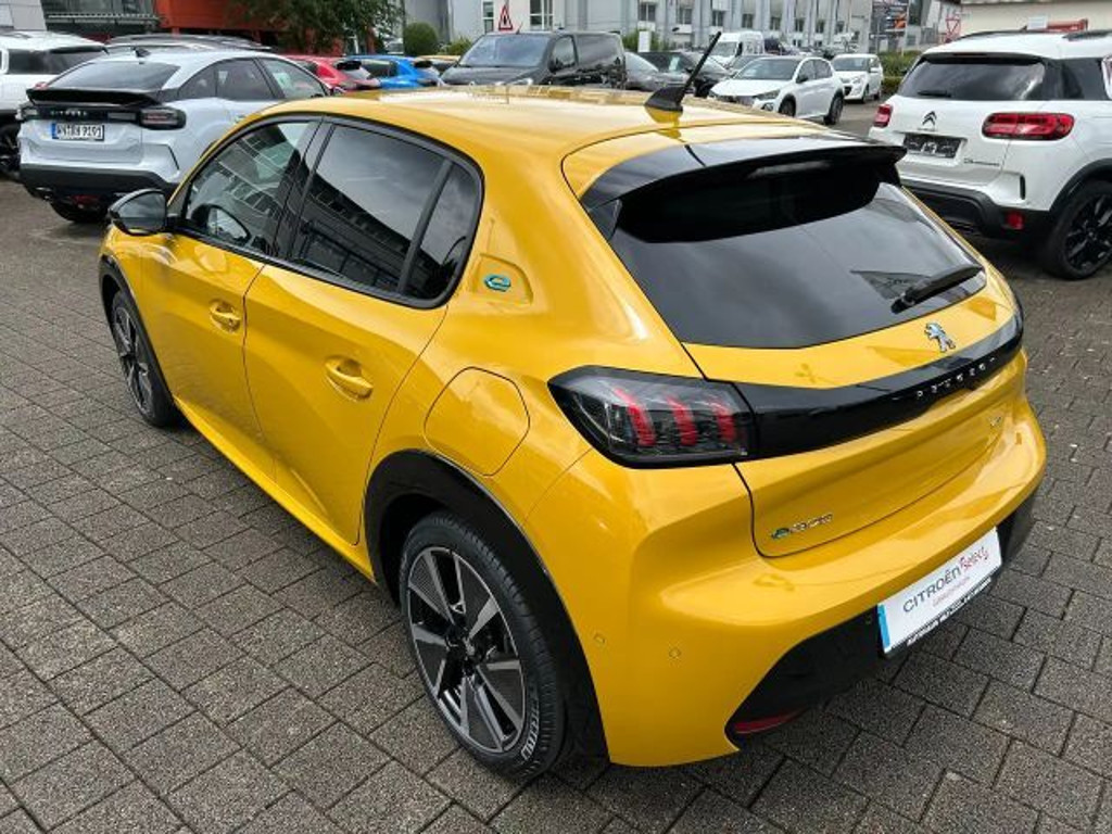 Peugeot e-208