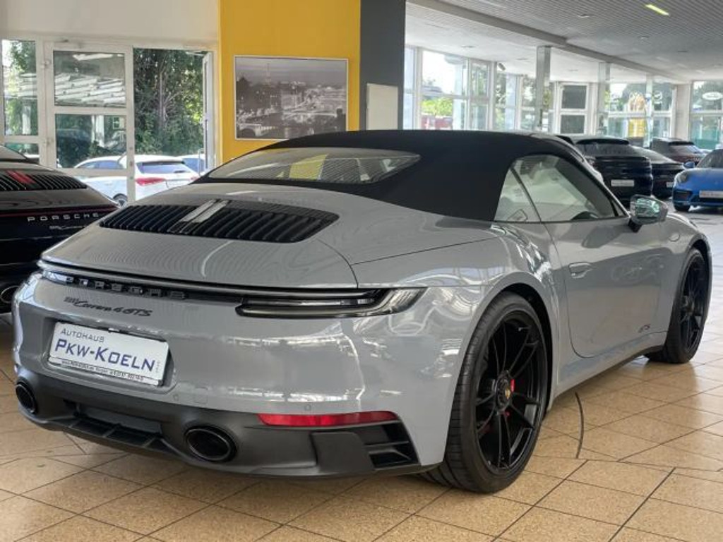 Porsche 992