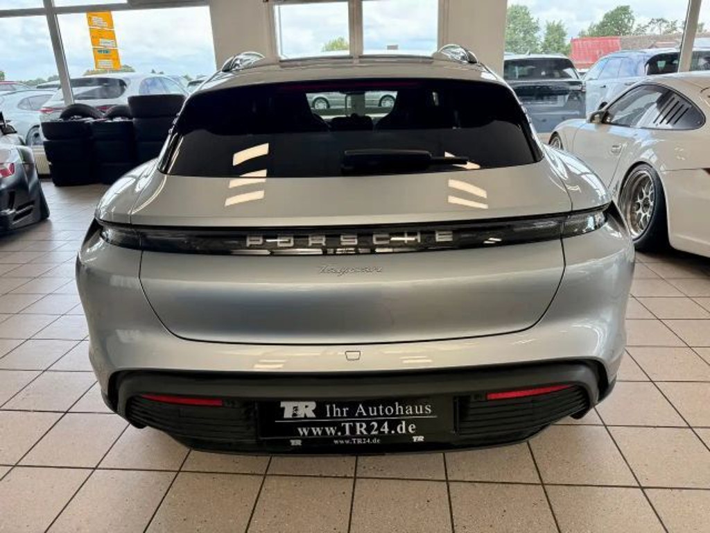 Porsche Taycan Sport Turismo Performance Plus