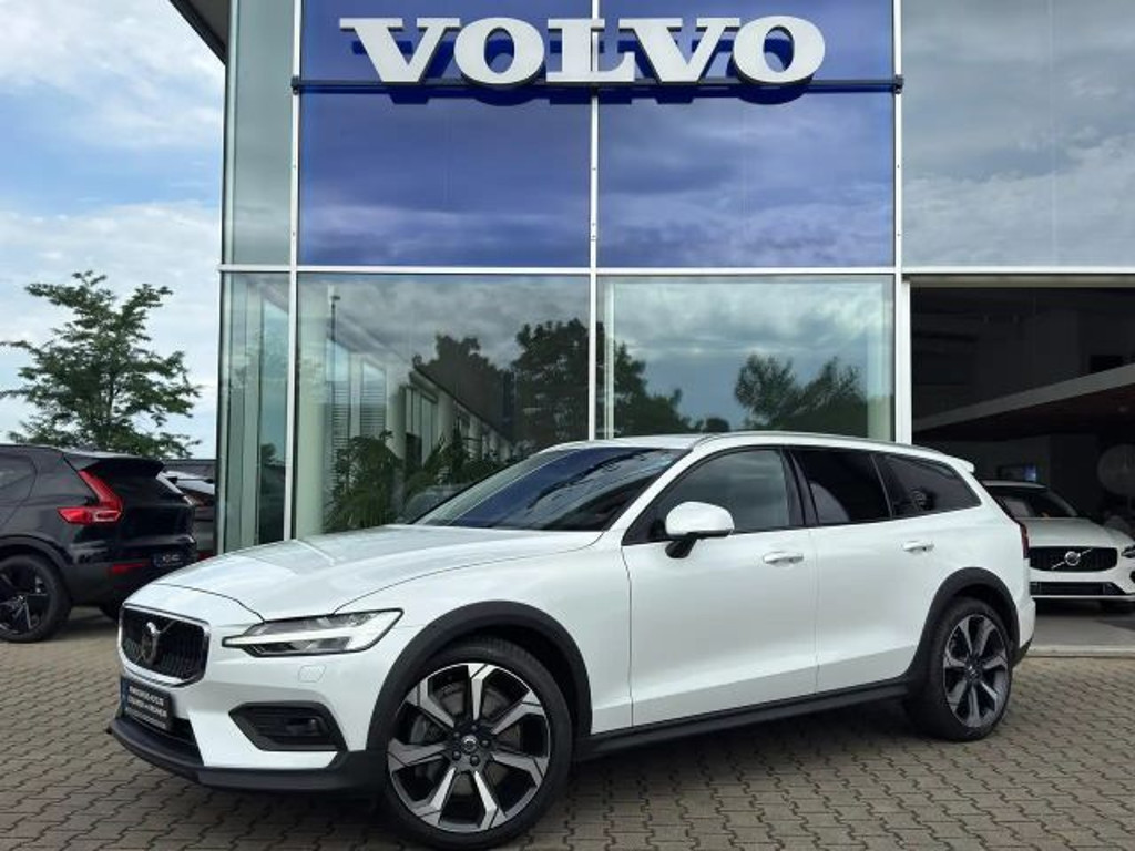 Volvo V60 Cross Country AWD Ultimate Bright
