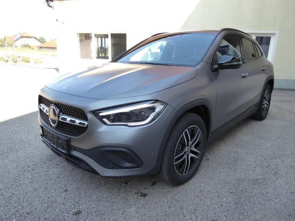Mercedes-Benz GLA-Klasse GLA 200 4Matic, AHV,Multibeam,Acc ,Winterp.Matt