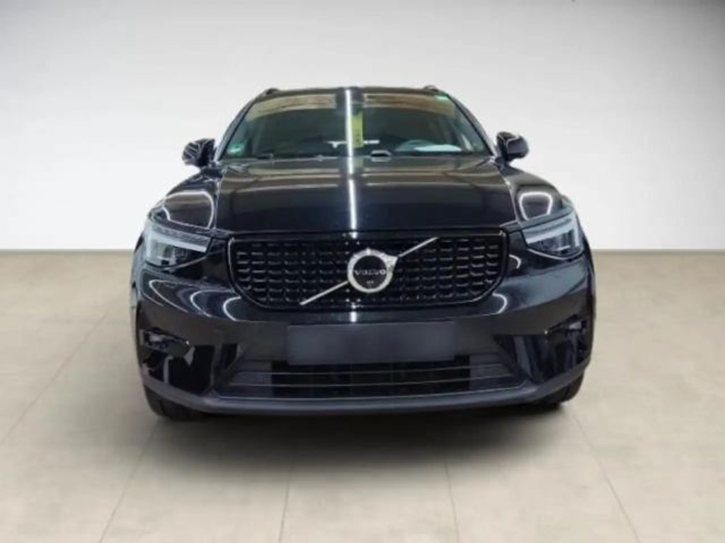 Volvo XC40 Plus Dark
