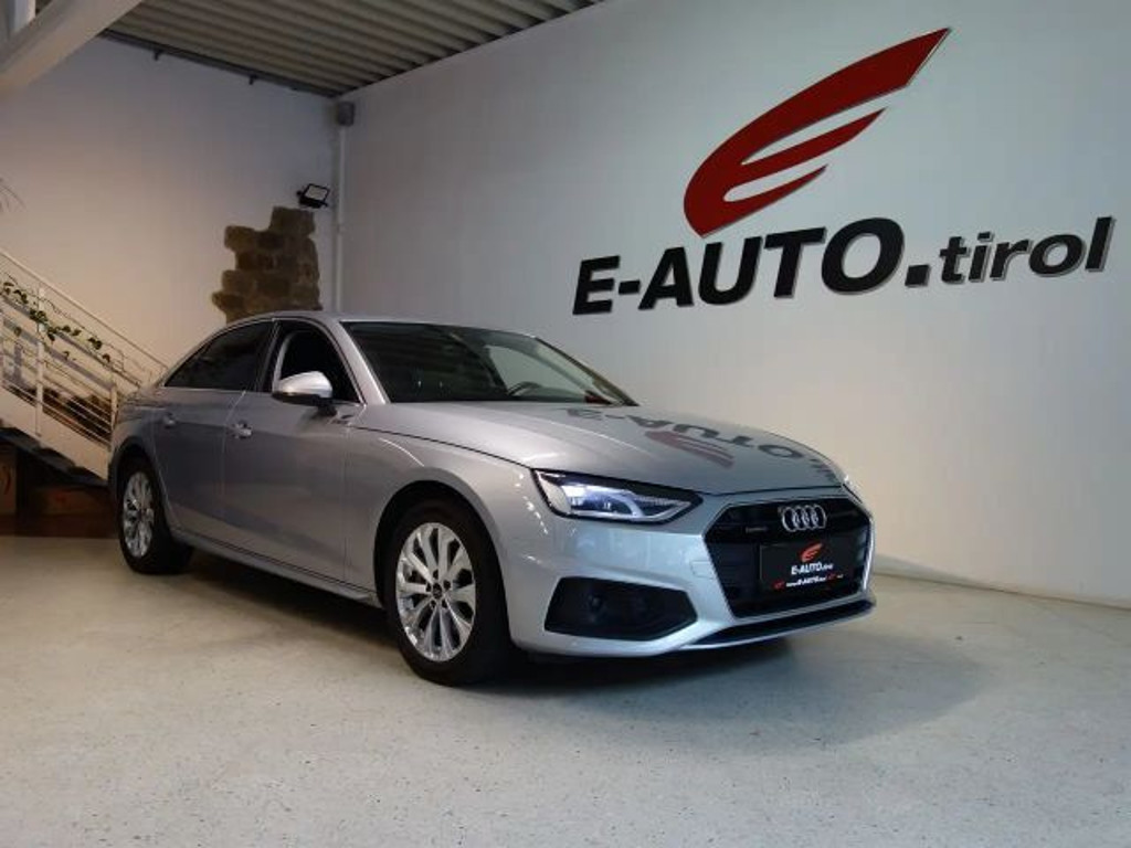 Audi A4 Sedan Quattro S-Tronic 40 TDI