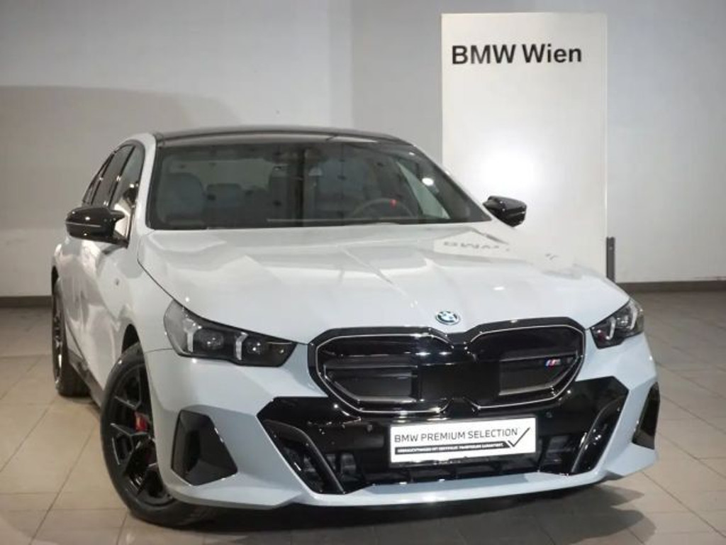 BMW i5 xDrive Sedan M60