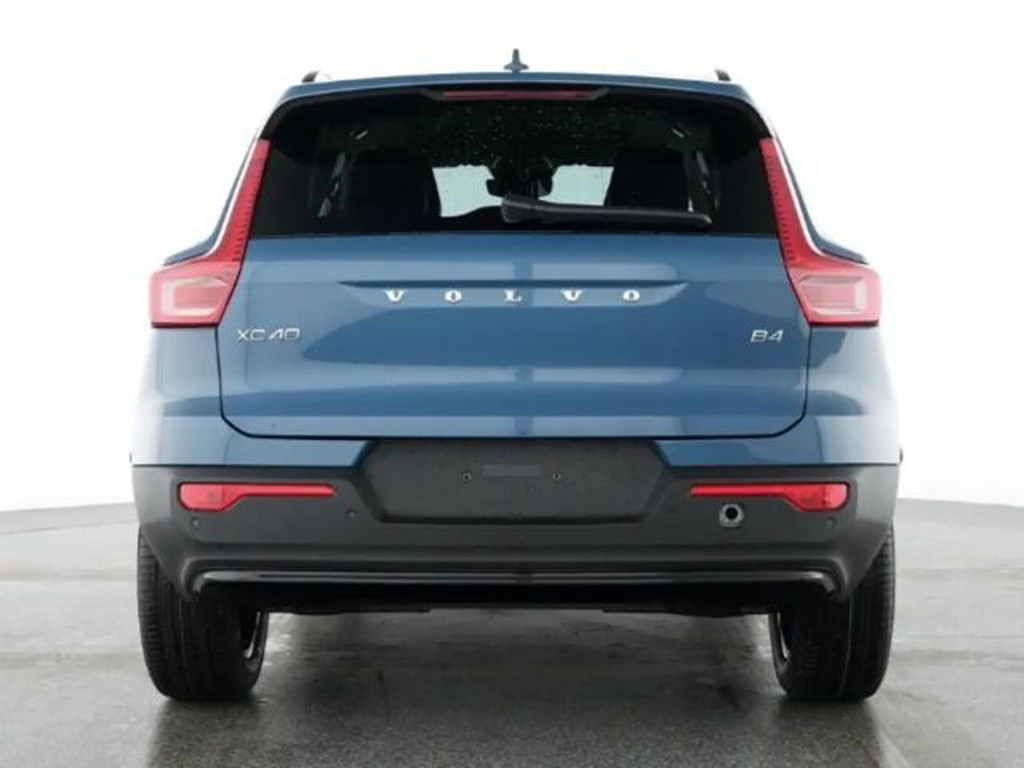 Volvo XC40 Plus Dark