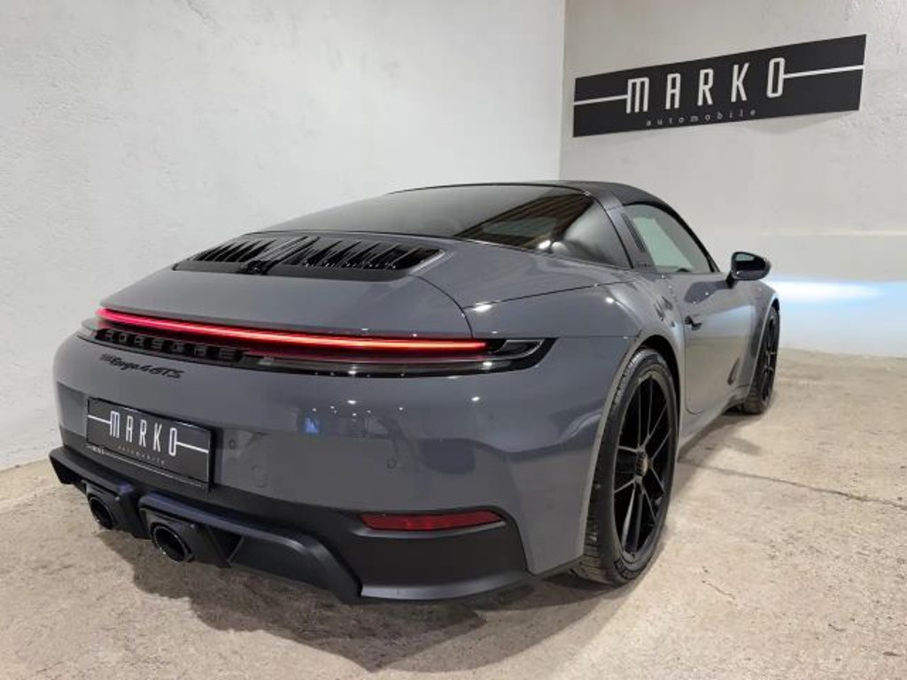 Porsche 992