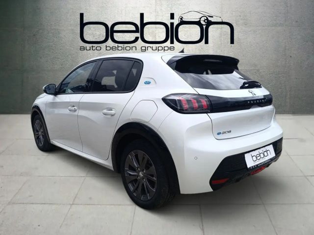 Peugeot e-208