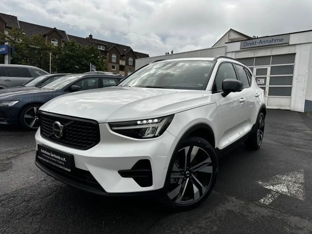 Volvo XC40 Plus Dark