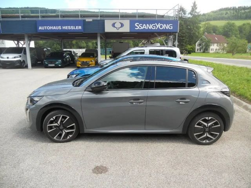 Peugeot e-208