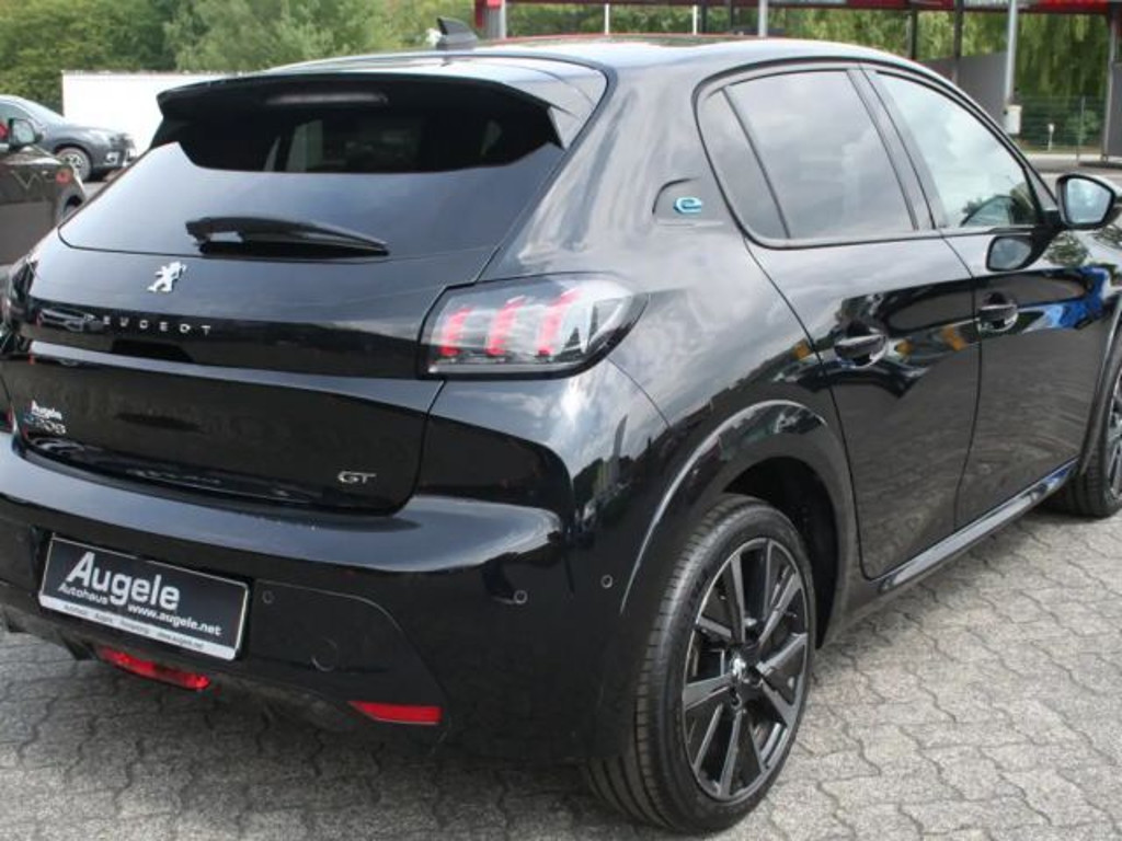 Peugeot e-208