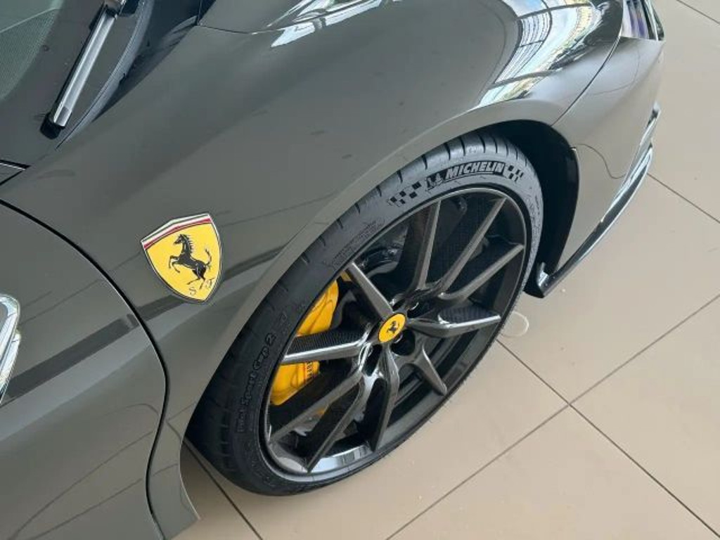 Ferrari SF90