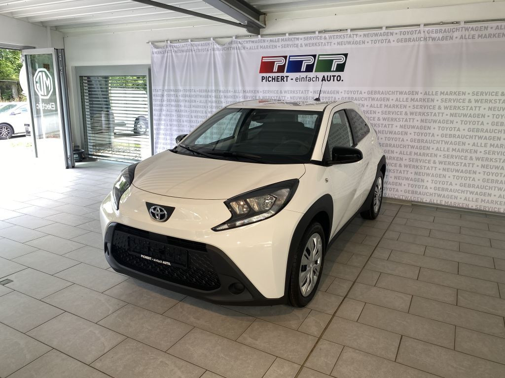 Toyota Aygo X Business 5-deurs Basis