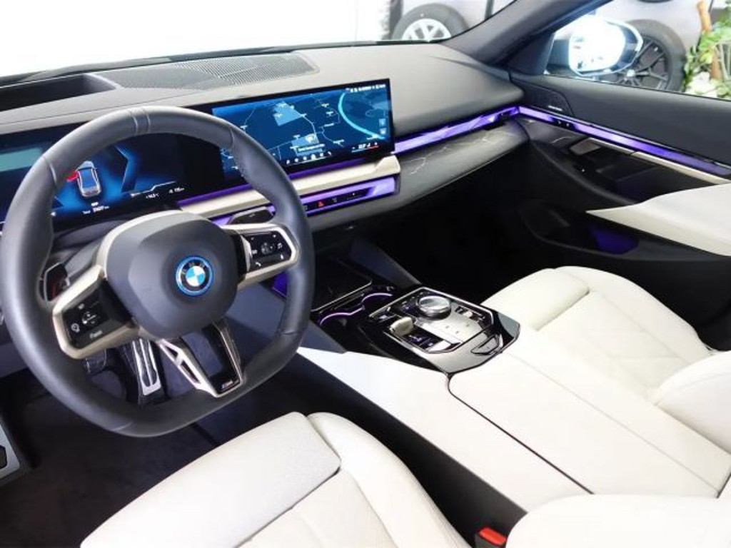 BMW i5