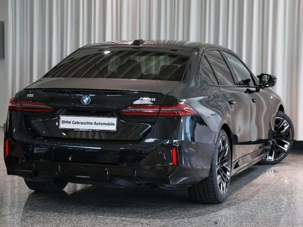 BMW i5 xDrive Sedan M60