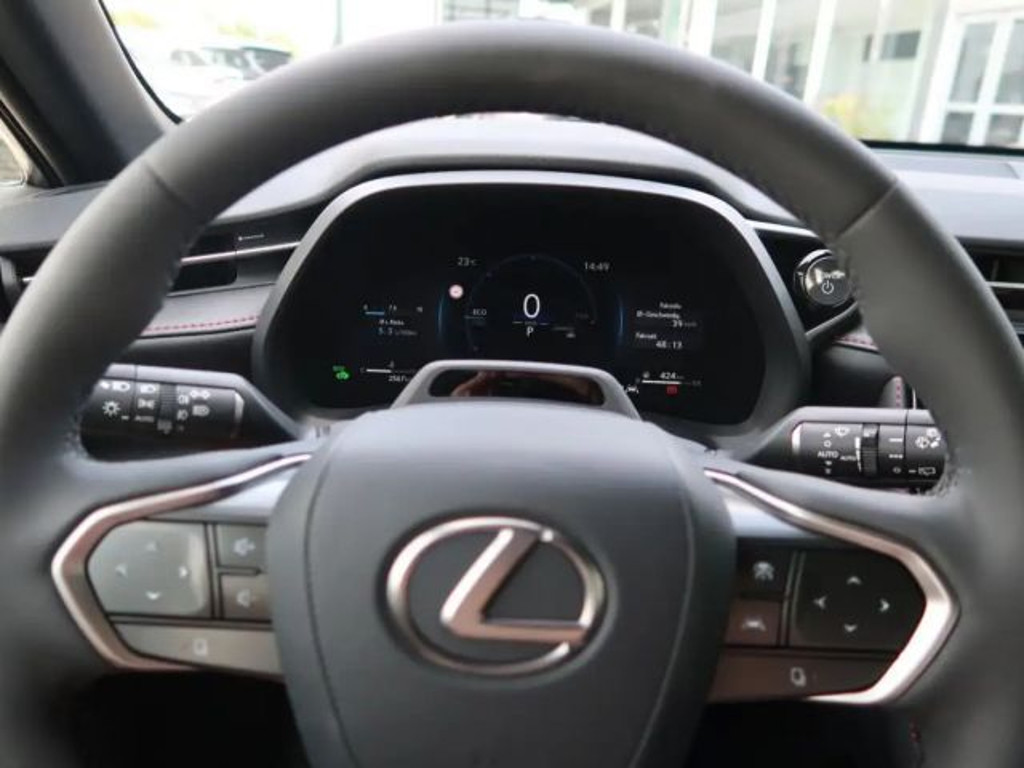 Lexus LBX