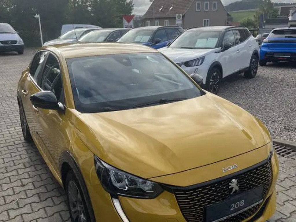 Peugeot e-208