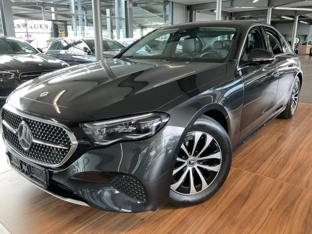 Mercedes-Benz E-Klasse E 220 AVANTGARDE E 220 d Sedan