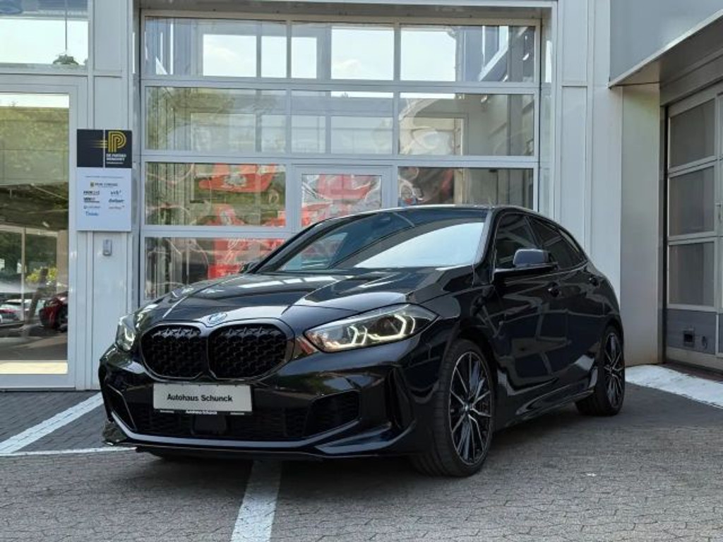BMW 1 Serie 135 xDrive Sedan 135i
