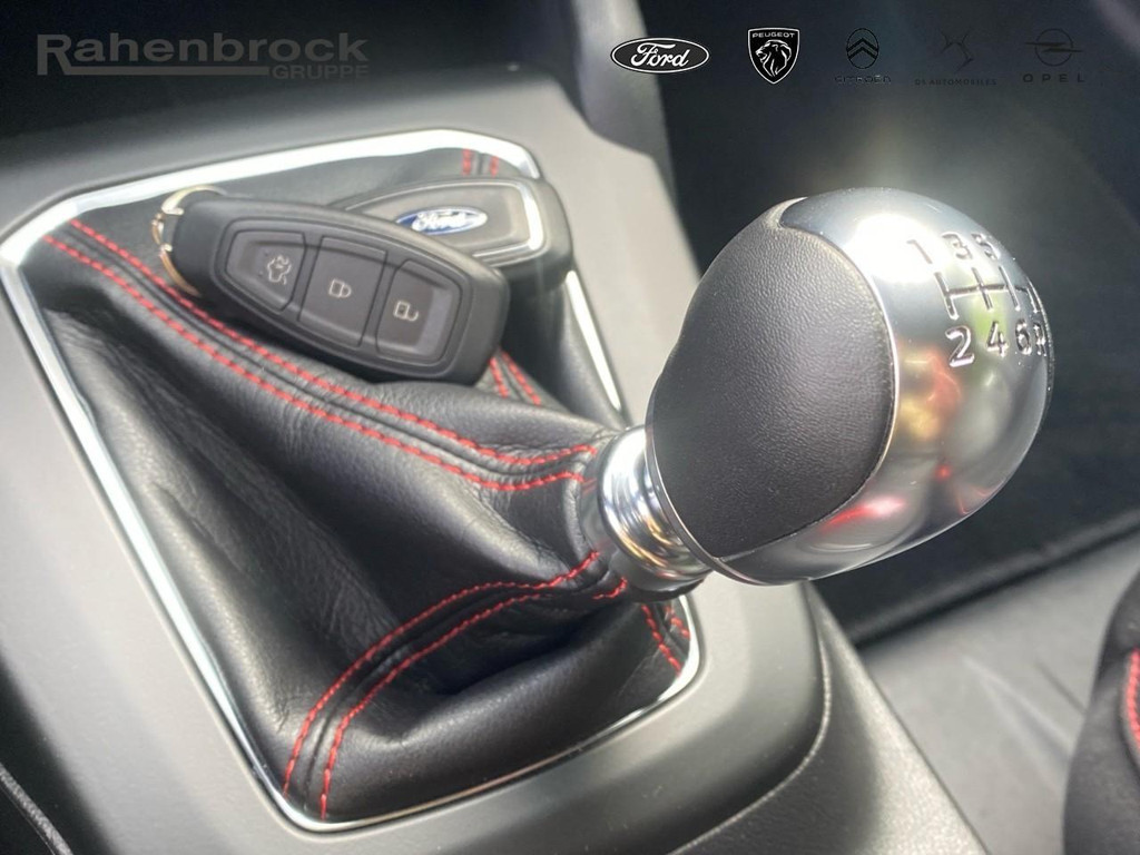 Ford Focus EcoBoost Wagon ST Line