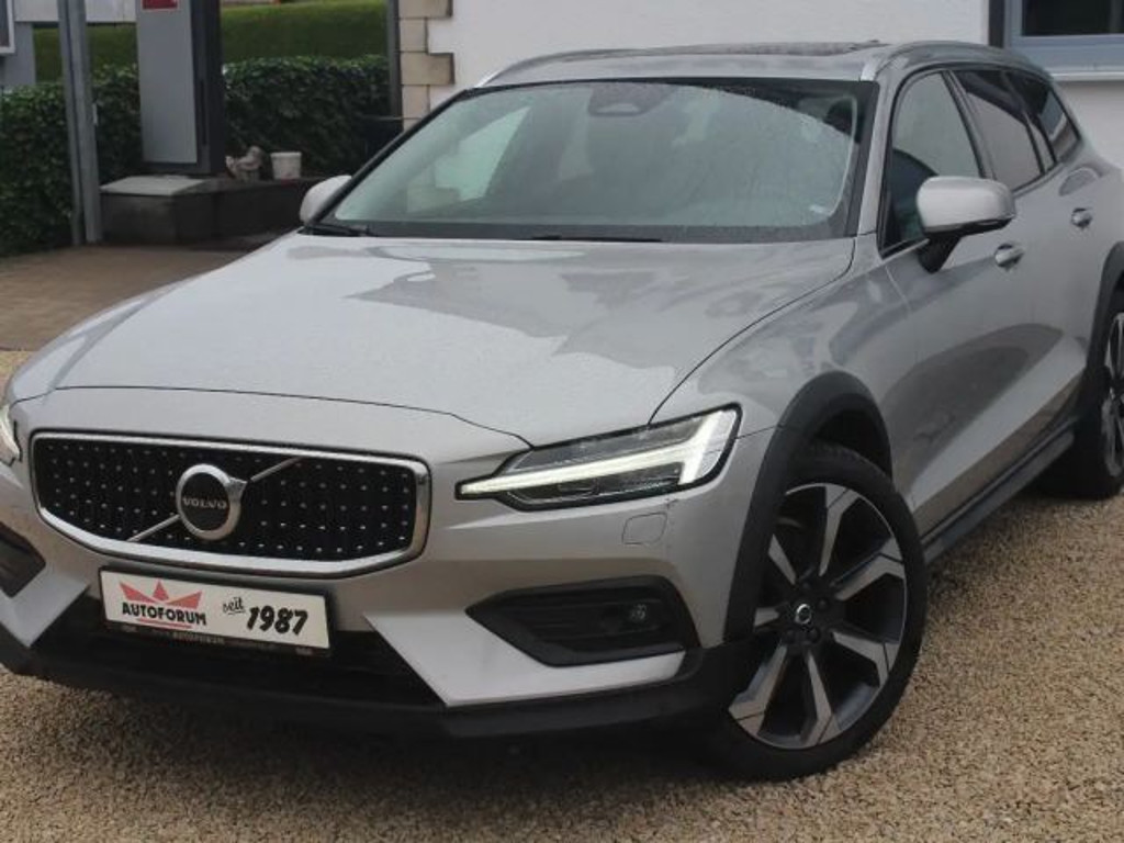 Volvo V60 Cross Country Plus