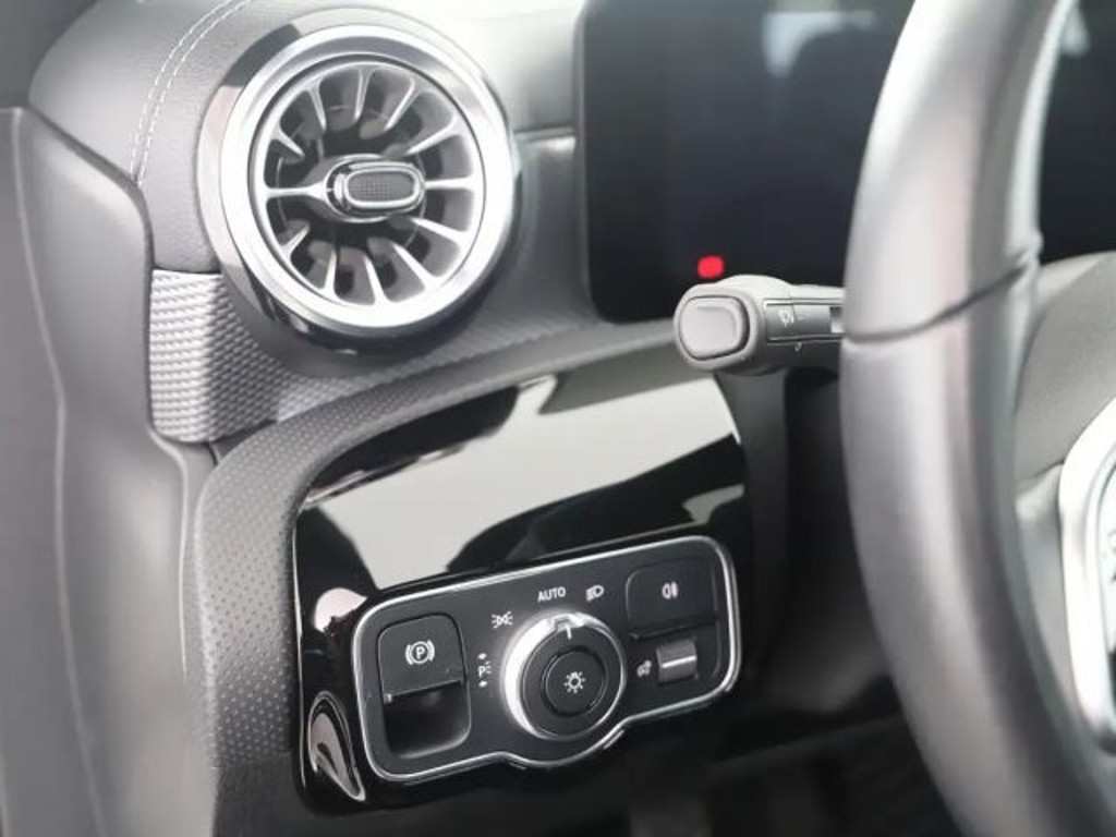 Mercedes-Benz CLA-Klasse CLA 180 Coupé Progressive