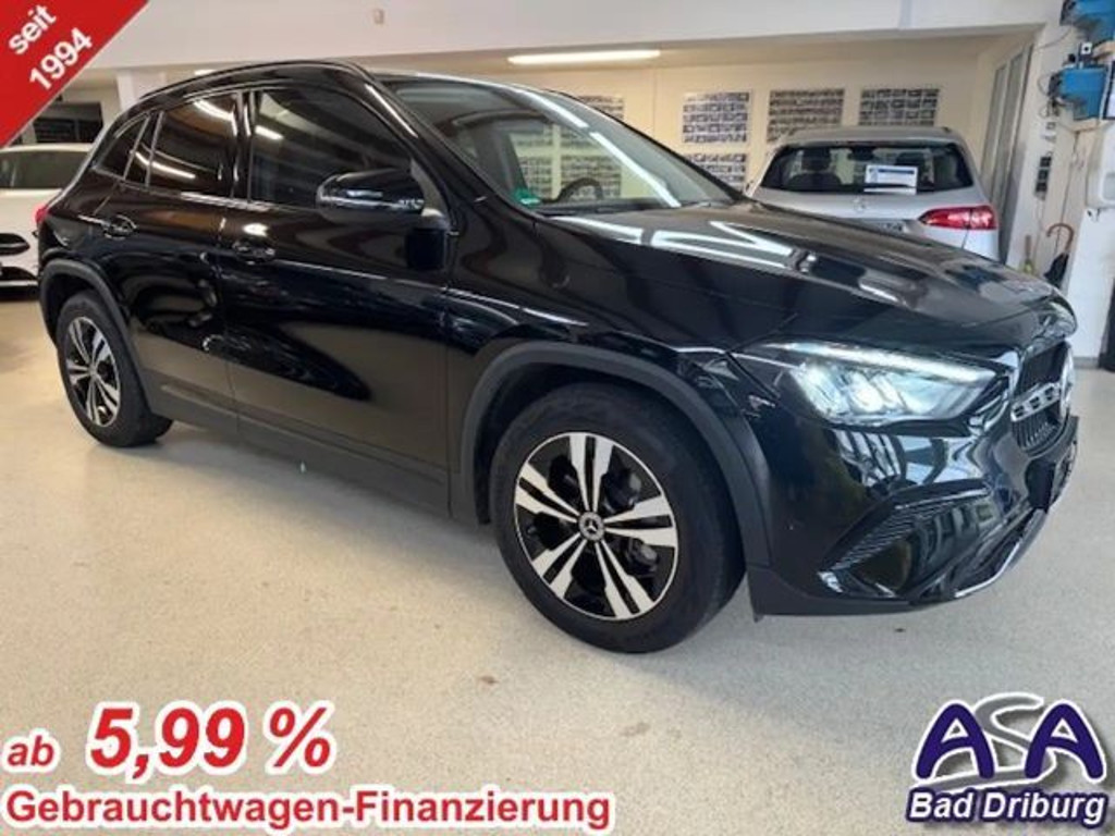 Mercedes-Benz GLA-Klasse GLA 200 Modelljahr2025+Night+Fondsitze verstellbar+AHK+DIS