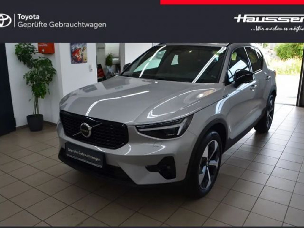 Volvo XC40 Business Plus Dark