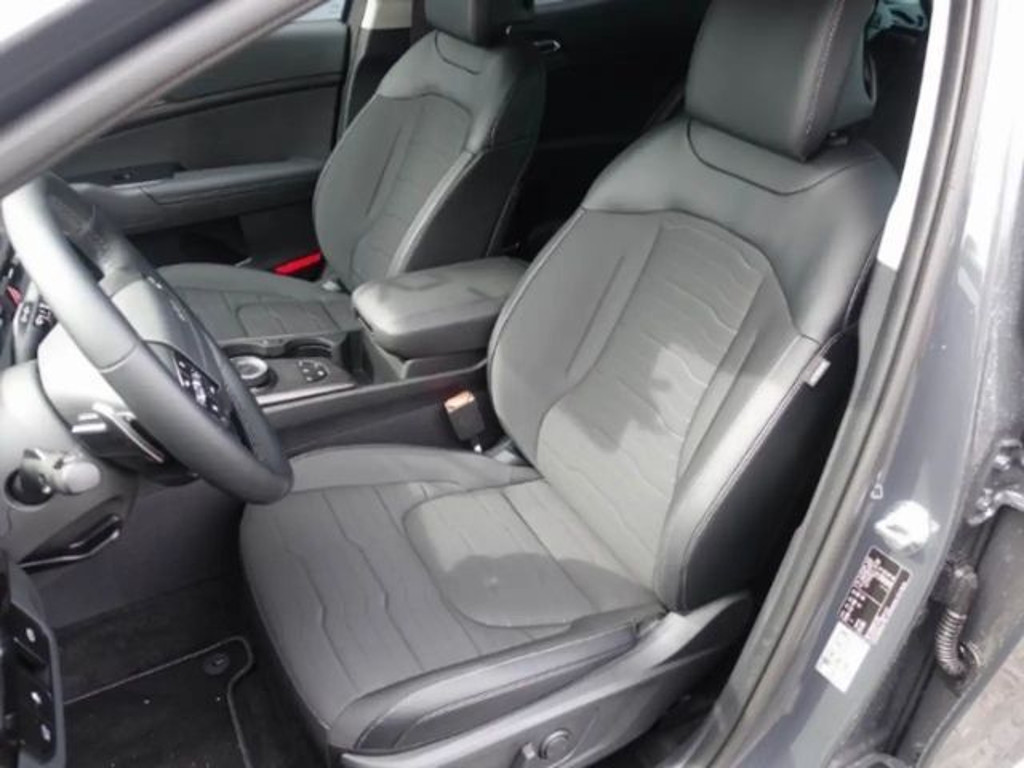 Kia Sportage 1.6T DCT SPI*DRIVE SOUND+ NAVI+PDC+LED+SHZ+HUD