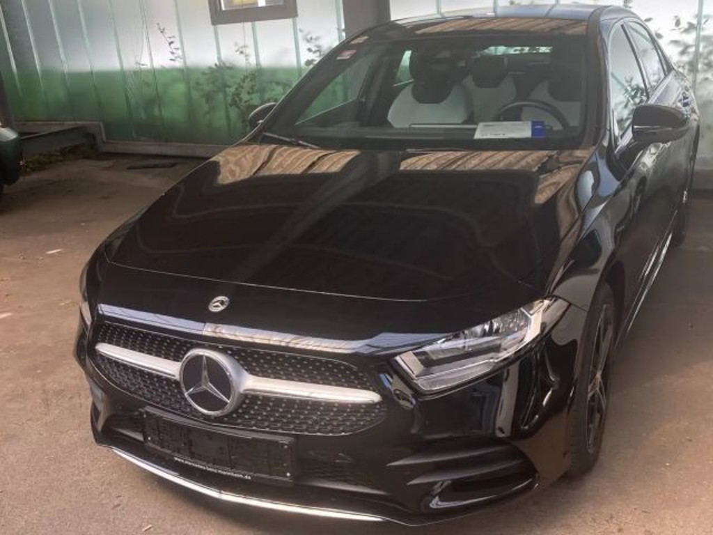 Mercedes-Benz A-Klasse A 250 AMG Line A 250 e