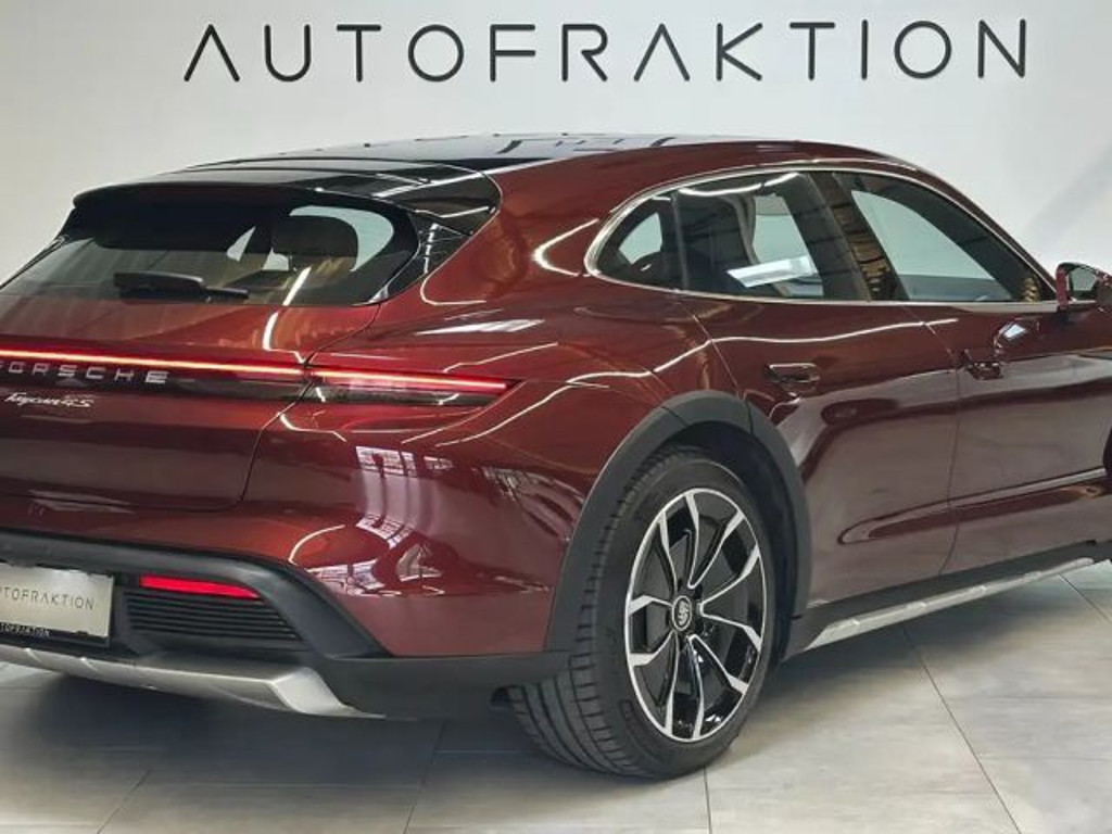 Porsche Taycan 4S Cross Turismo