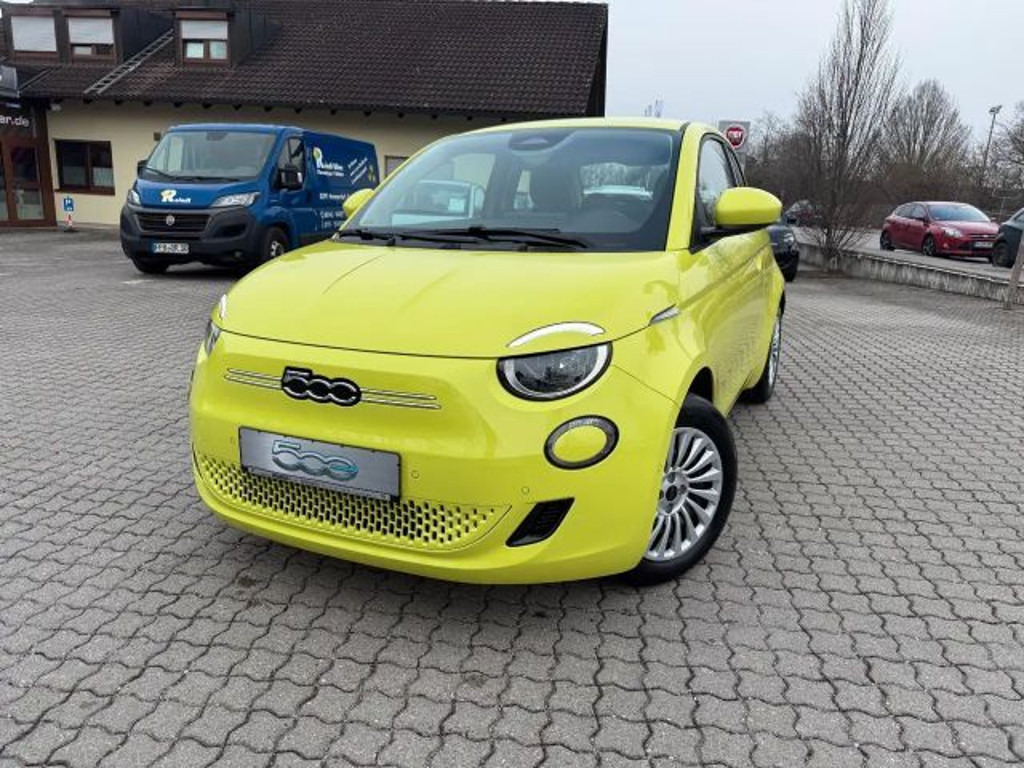 Fiat 500e Komfort-Paket Kamera SHZ PDC Klima