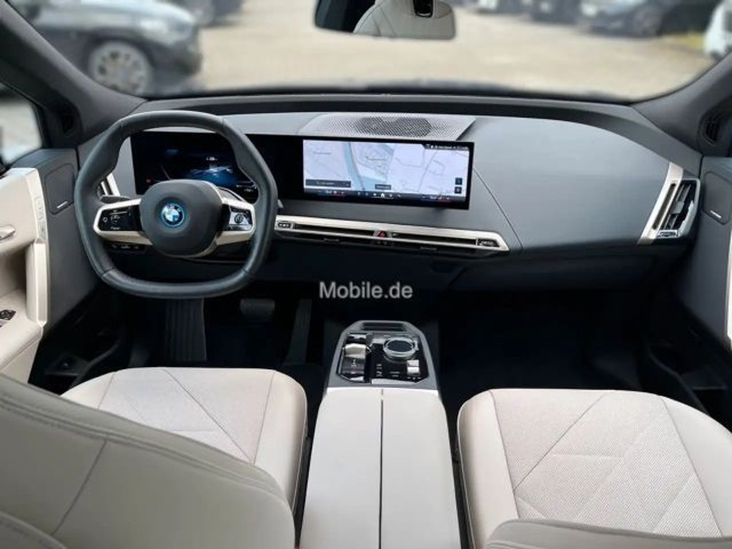 BMW iX