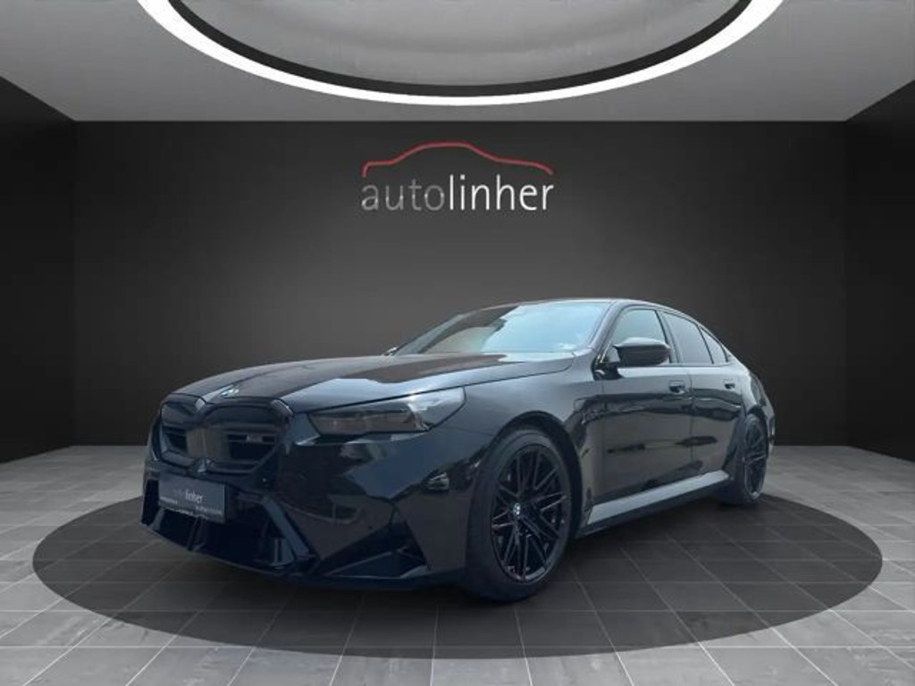 BMW M5 Sedan