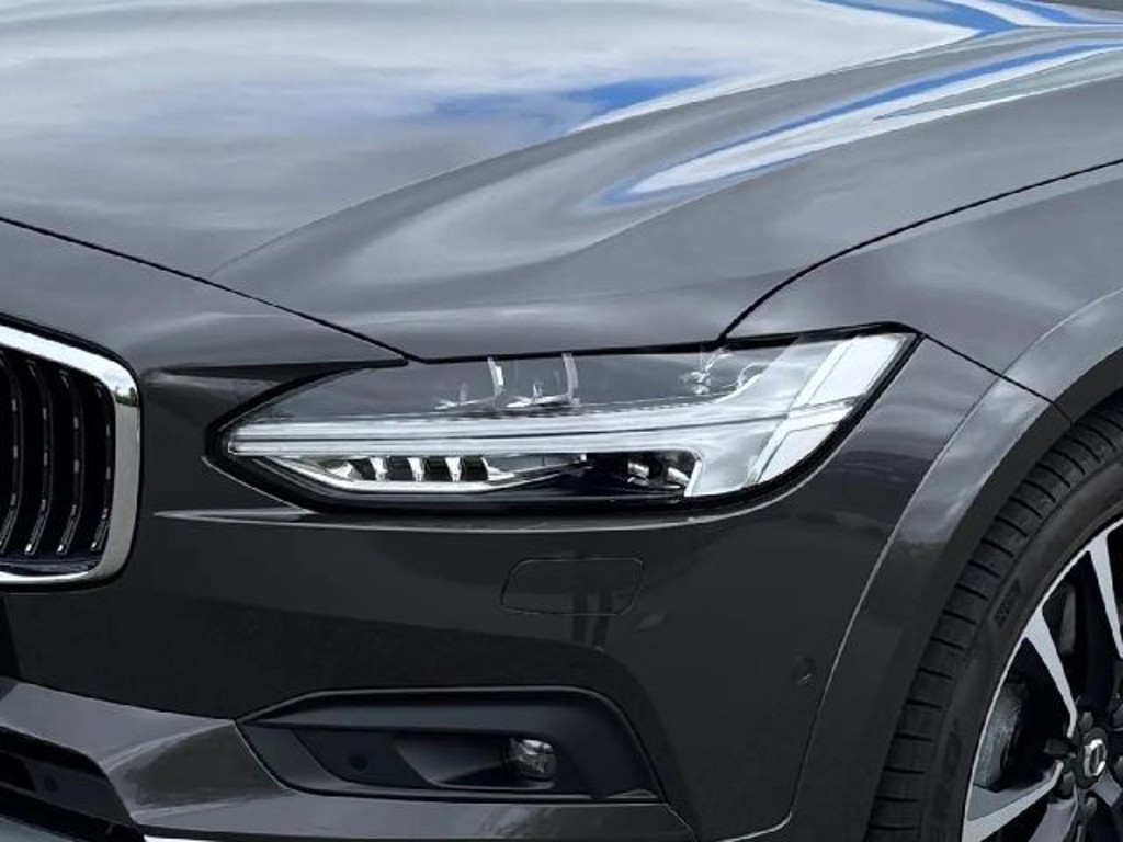 Volvo V90 Cross Country