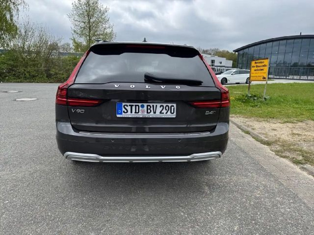 Volvo V90 Cross Country