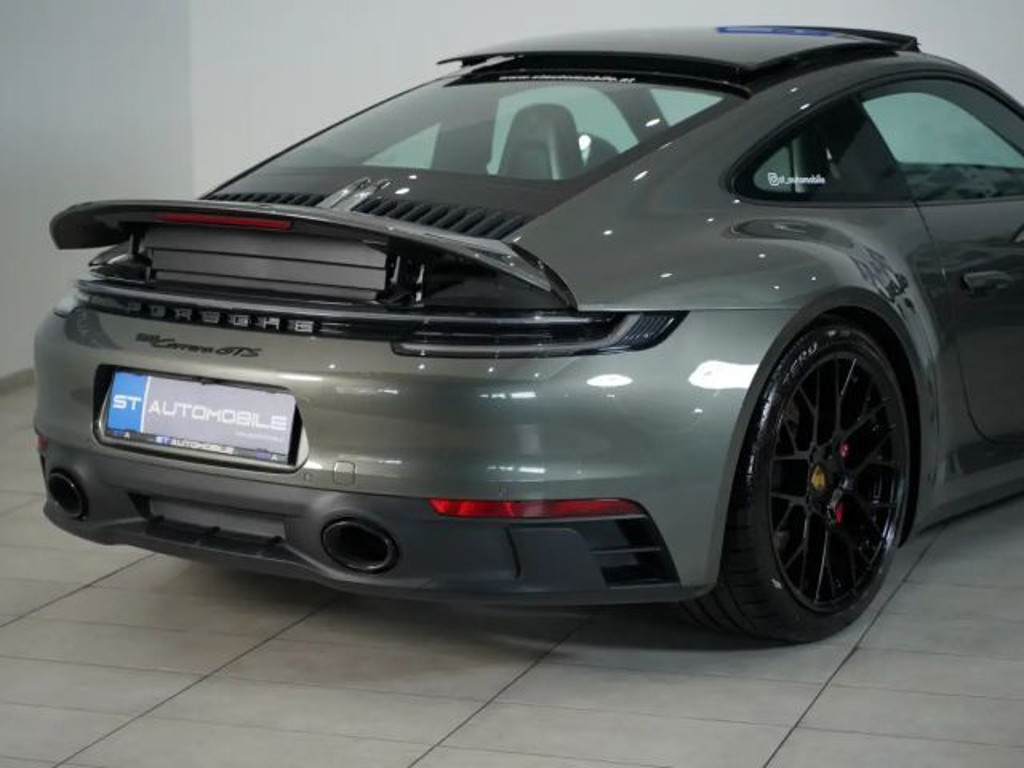 Porsche 992