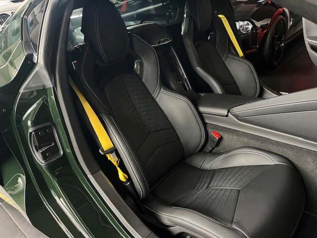 Corvette C8