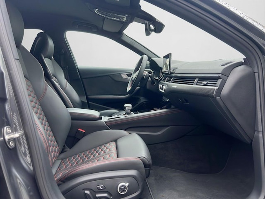 Audi RS4 Avant Quattro