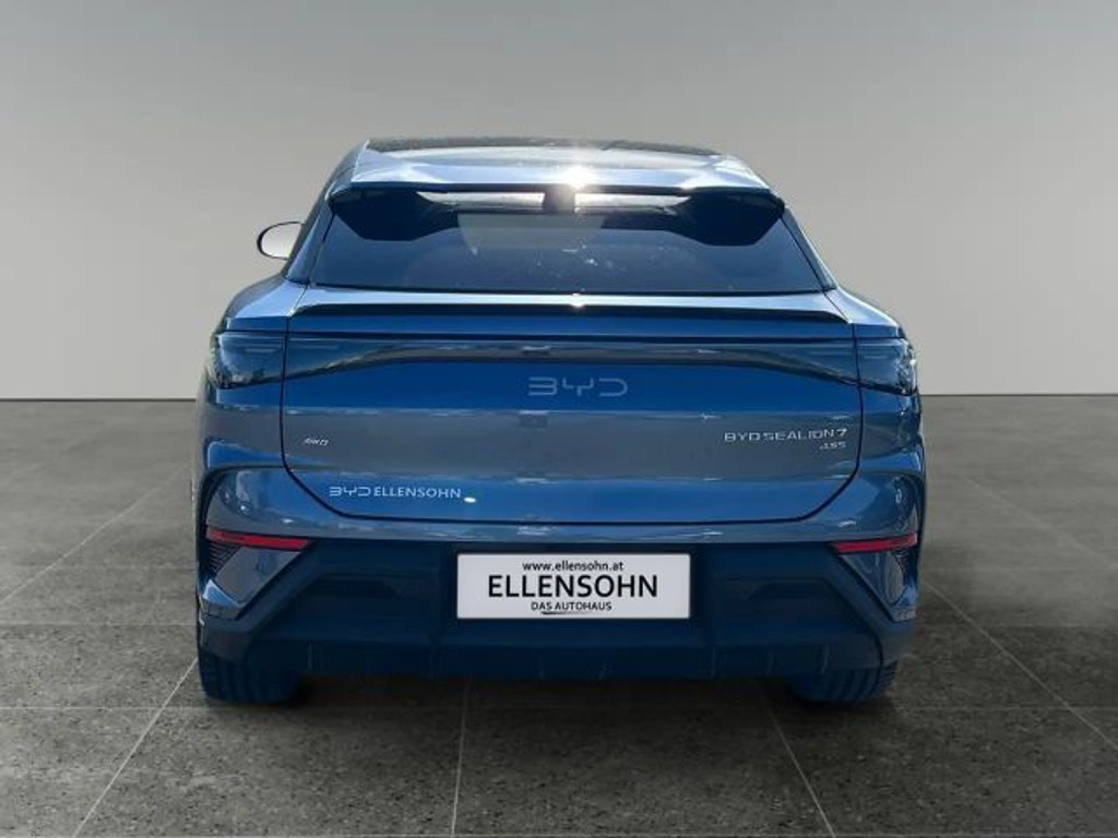 BYD Sealion 7