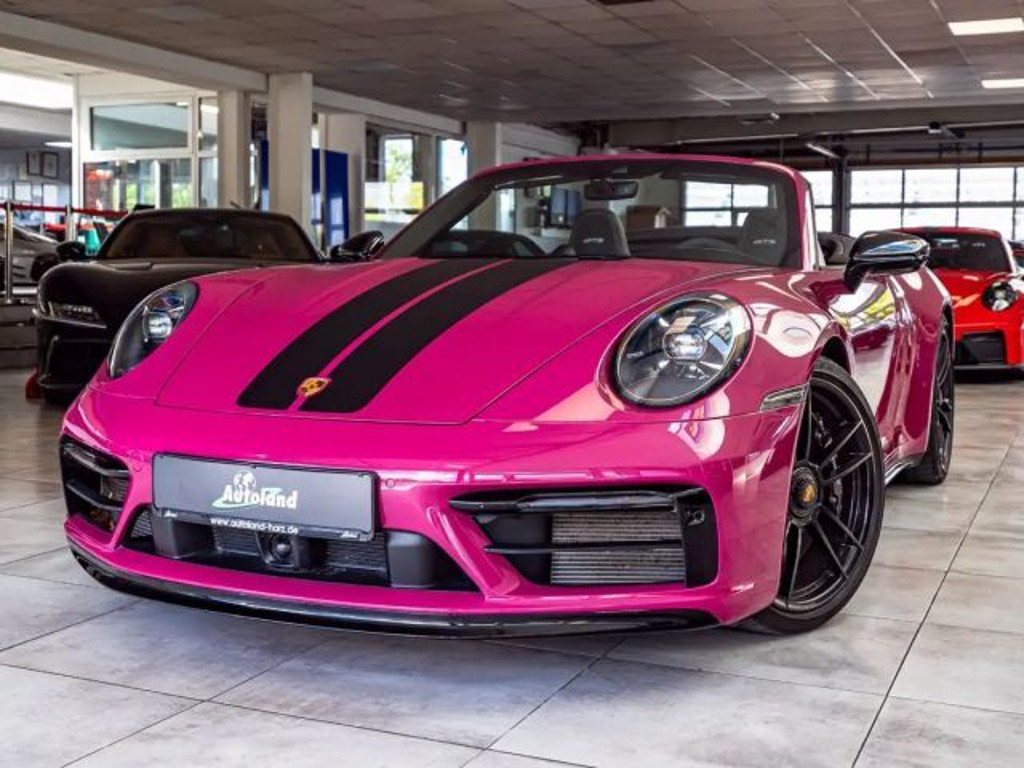 Porsche 992 GTS Cabrio 4