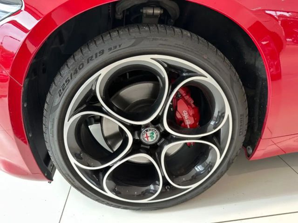 Alfa Romeo Giulia Q4